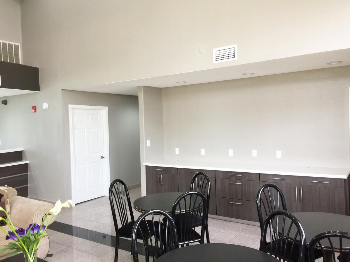 Americas Best Value Inn & Suites Mont Belvieu Houston Eldon Exterior photo