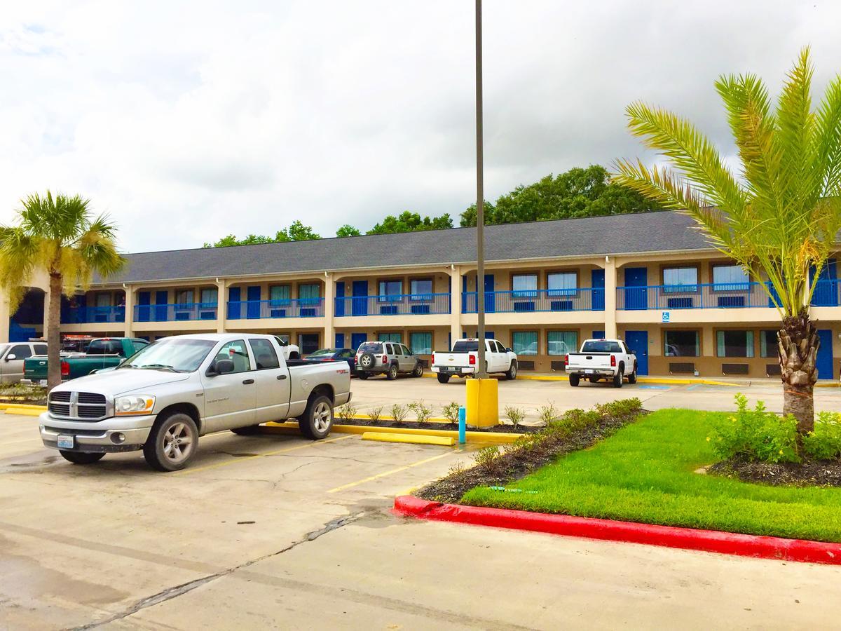Americas Best Value Inn & Suites Mont Belvieu Houston Eldon Exterior photo